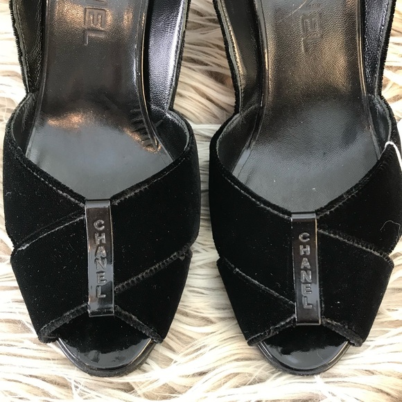 CHANEL BLACK SUEDE SHOES SIZE 38.5 - Picture 2 of 16